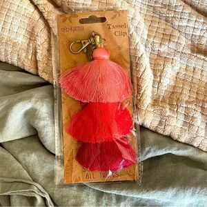Karma Tassel clip​​​​​​​